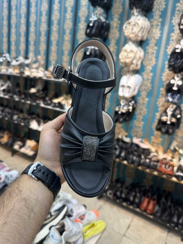 صندل زنانه لژدار ۵ سانتی نگیندار – بنددار شیک و راحت